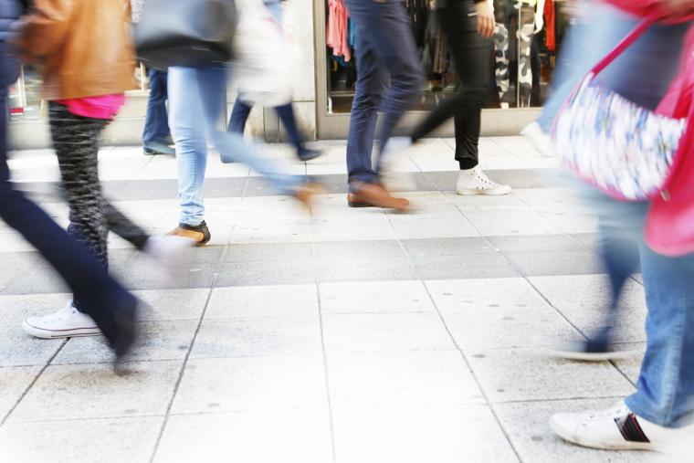 Människor på väg.